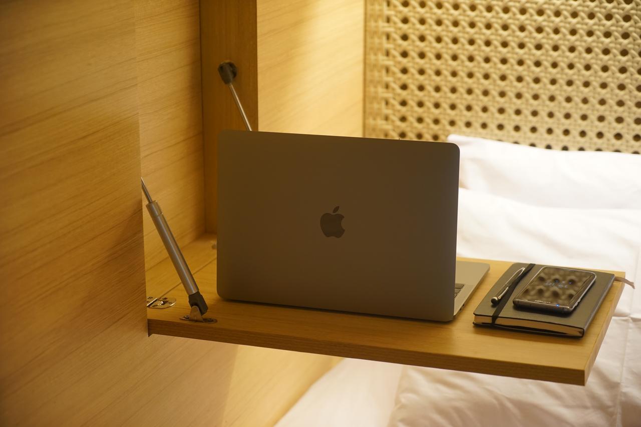 Borough Capsule Hostel Bali Легиан Экстерьер фото