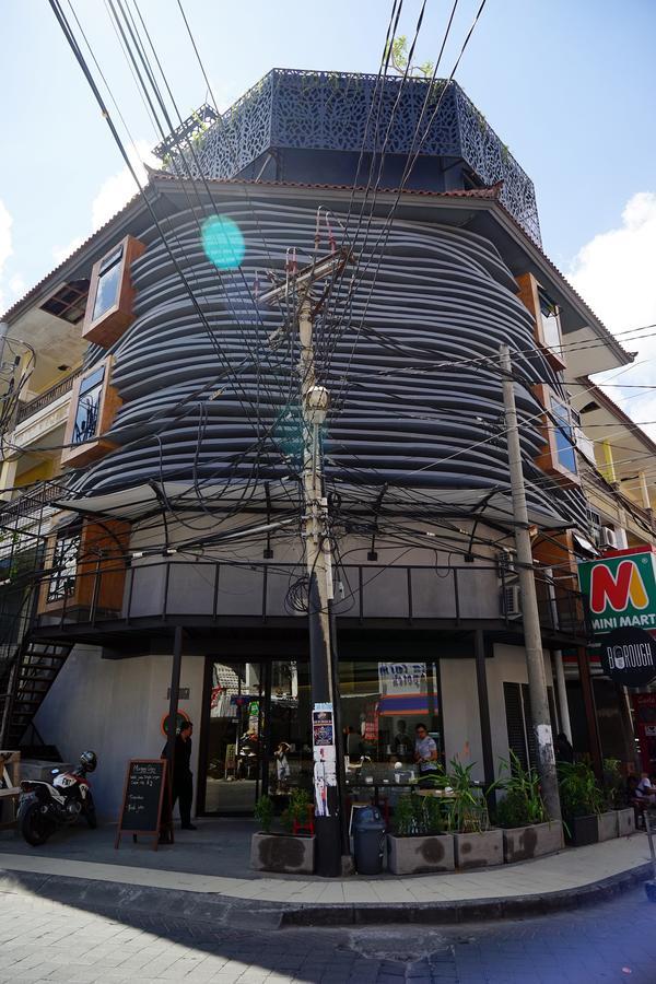 Borough Capsule Hostel Bali Легиан Экстерьер фото