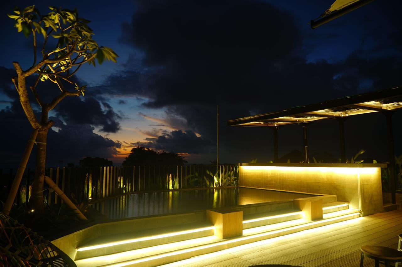 Borough Capsule Hostel Bali Легиан Экстерьер фото