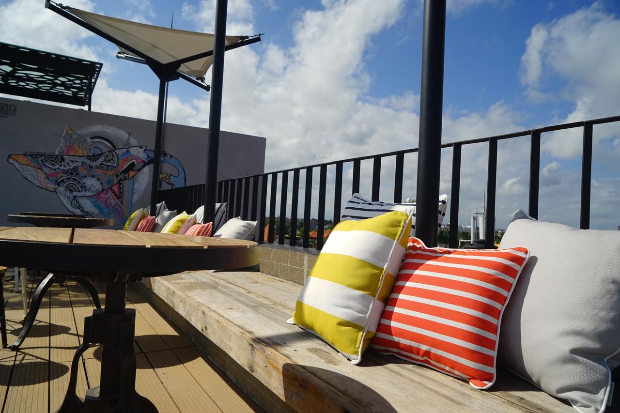 Borough Capsule Hostel Bali Легиан Экстерьер фото